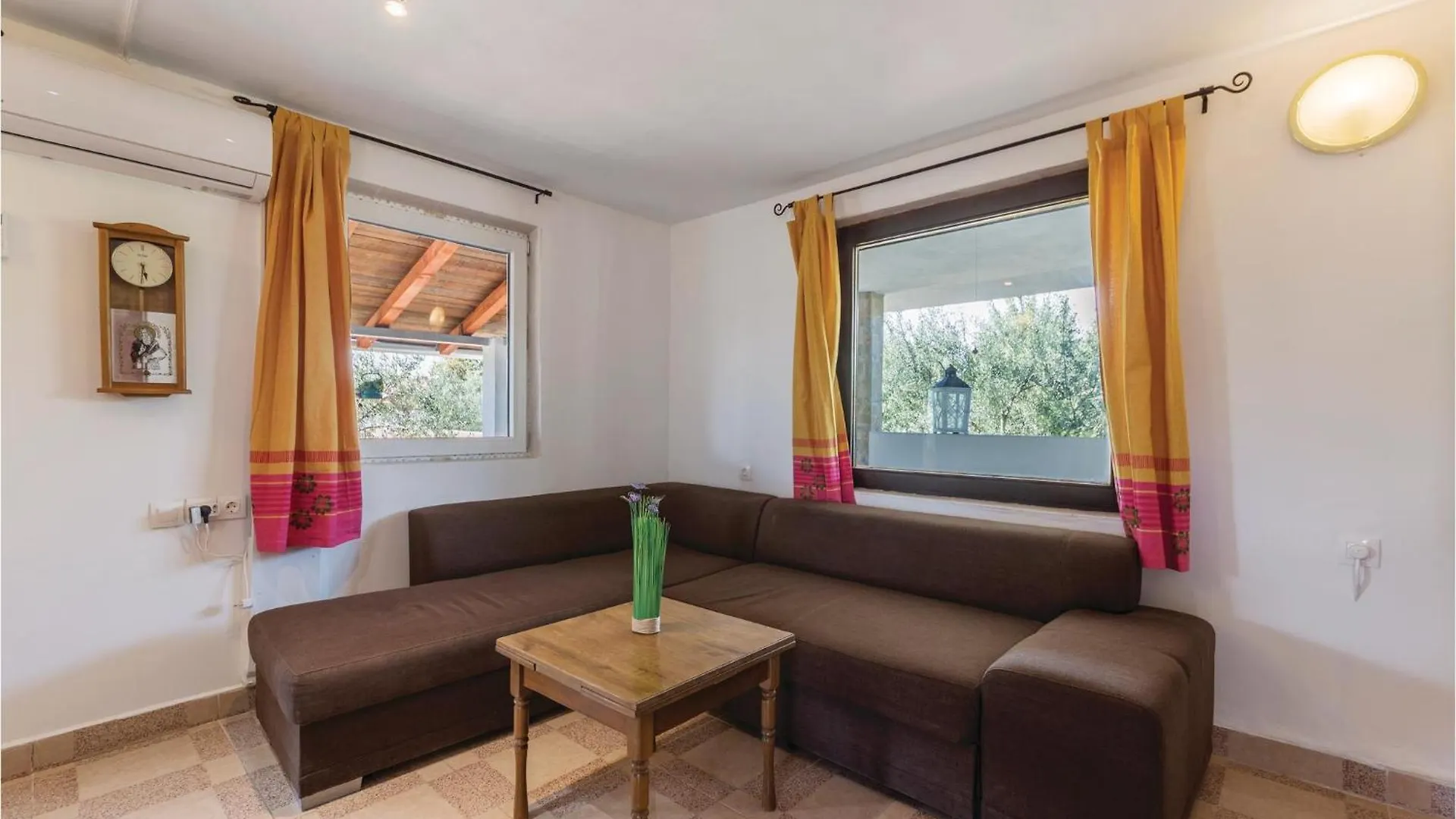 Hébergement de vacances Stunning Home In Valtura With Kitchen